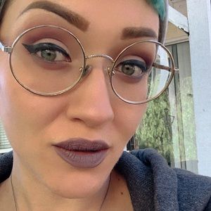 Meet your Posher, Kit